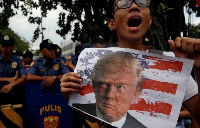 2η ημέρα επεισοδίων σε πόλεις των ΗΠΑ κατά της εκλογής Τραμπ [εικόνες] | iefimerida.gr 2