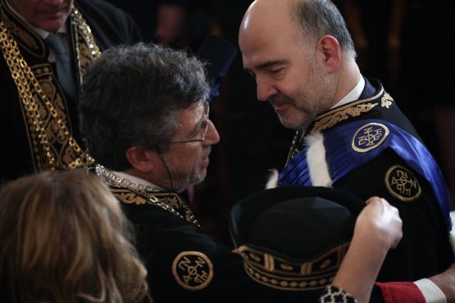 Επίτιμος διδάκτωρ του ΕΚΠΑ ο Πιέρ Μοσκοβισί [εικόνες] | iefimerida.gr 3