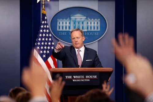 Εκτοξεύθηκαν οι πωλήσεις του «1984» του Οργουελ -Μετά από δήλωση συμβούλου του Τραμπ [εικόνες & βίντεο] | iefimerida.gr 0