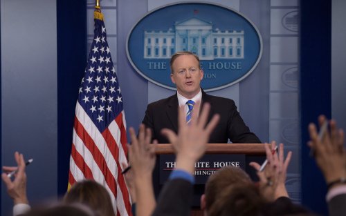 Εκτοξεύθηκαν οι πωλήσεις του «1984» του Οργουελ -Μετά από δήλωση συμβούλου του Τραμπ [εικόνες & βίντεο] | iefimerida.gr 3