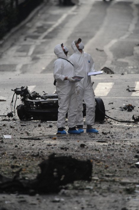 Σκηνικό Καμπούλ στο κέντρο της Αθήνας μετά την έκρηξη του παγιδευμένου αυτοκινήτου -Σοκαριστικές φωτογραφίες [εικόνες] | iefimerida.gr 6