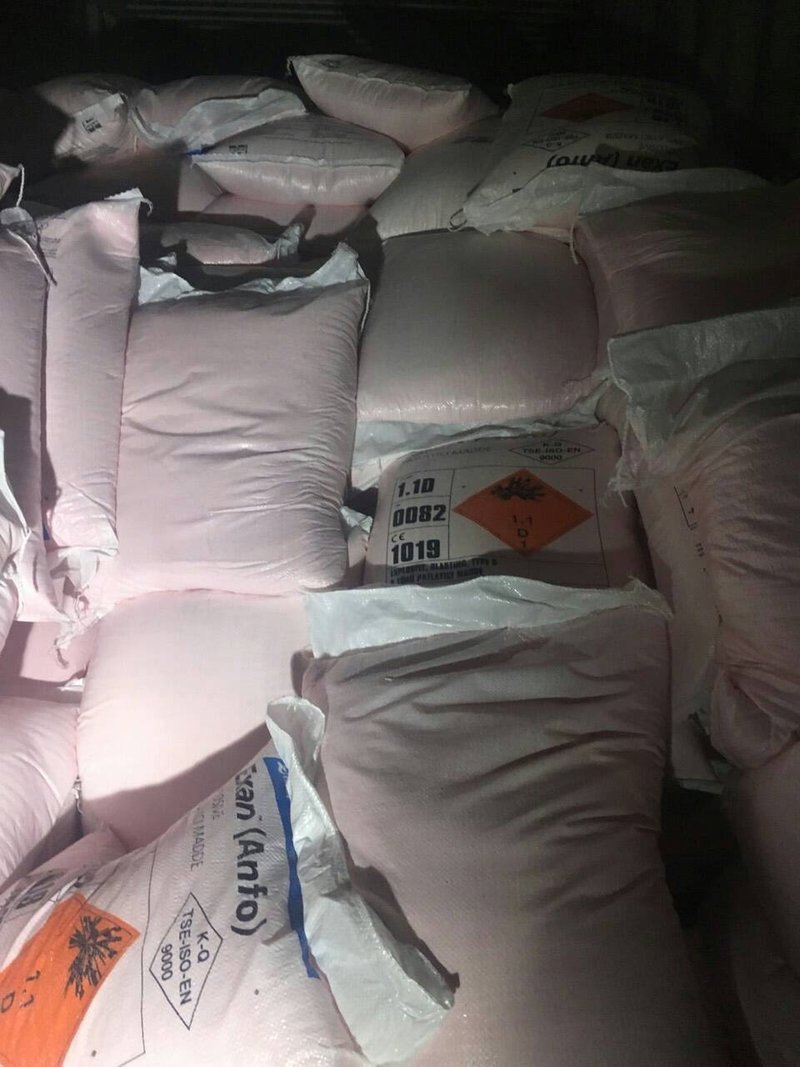 Κρήτη: Σε αποθήκη του στρατού θα μεταφερθούν οι 410 τόνοι εκρηκτικά του πλοίου -«βόμβα» [εικόνες] | iefimerida.gr 4