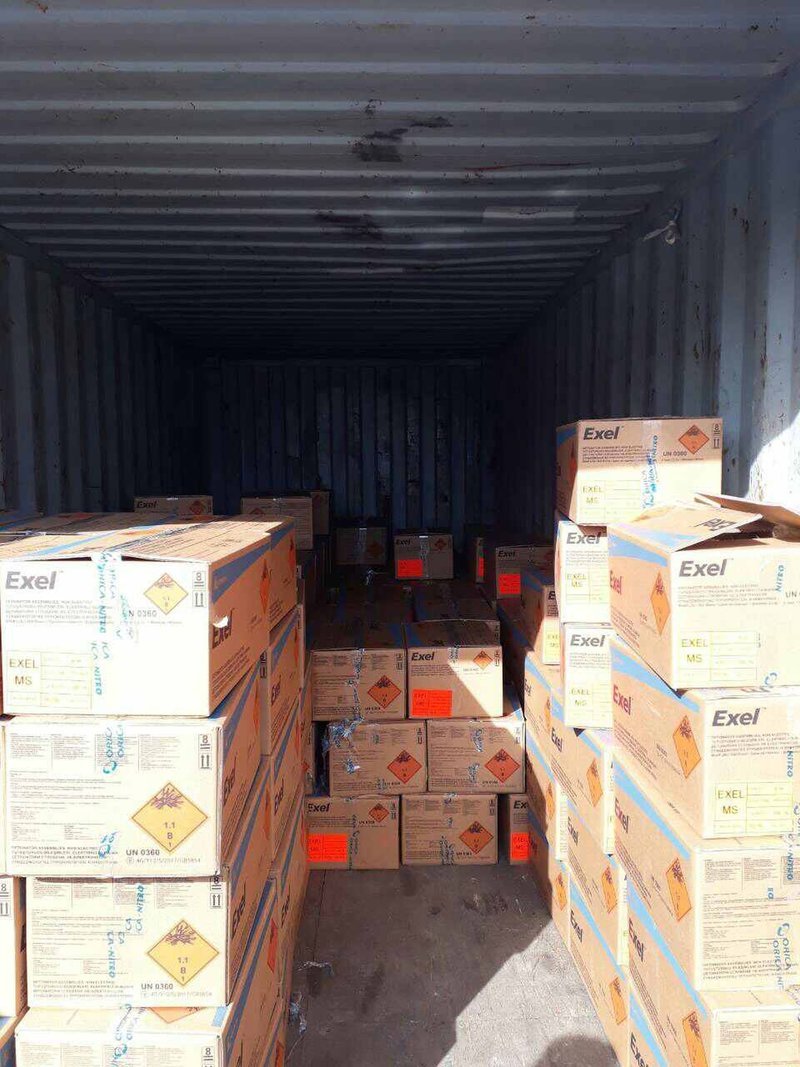 Κρήτη: Σε αποθήκη του στρατού θα μεταφερθούν οι 410 τόνοι εκρηκτικά του πλοίου -«βόμβα» [εικόνες] | iefimerida.gr 5