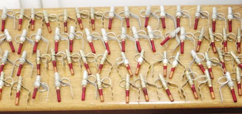 Χειροβομβίδες, εκρηκτικούς μηχανισμούς και ναρκωτικά ανακάλυψε η ΕΛ.ΑΣ. στην Κυψέλη [εικόνες] | iefimerida.gr 1