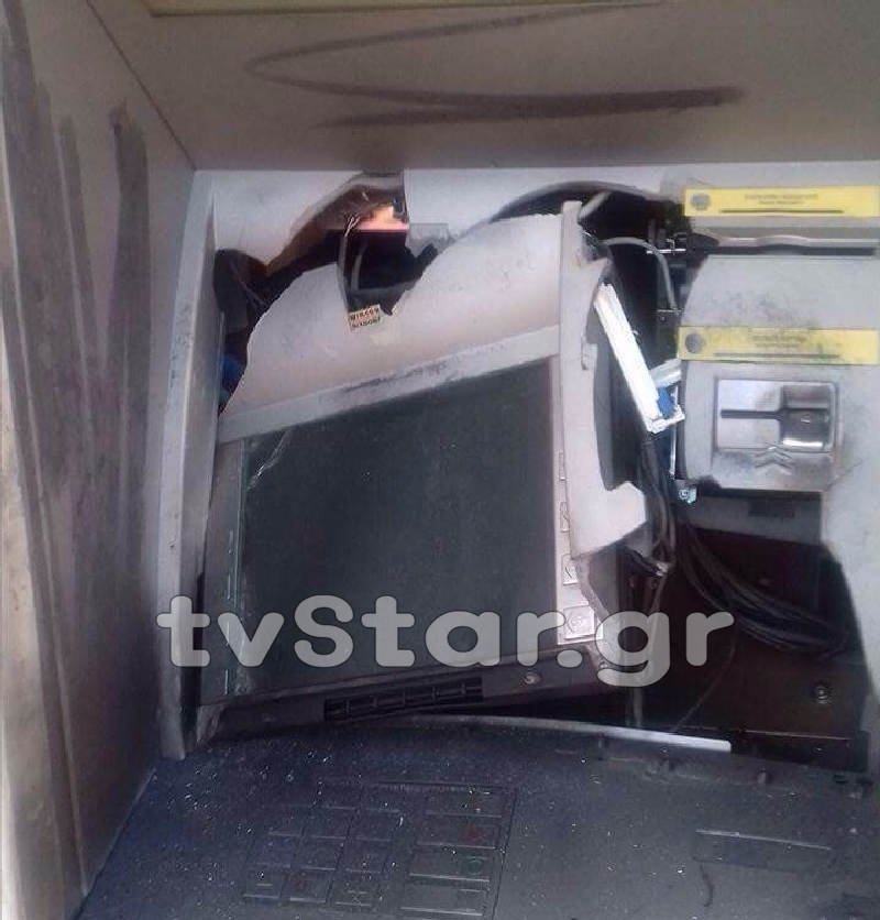 Φθιώτιδα: Εκρηξη σε ΑΤΜ στο Μαρτίνο -Με 47.000 ευρώ έφυγαν οι δράστες [εικόνες] | iefimerida.gr 0