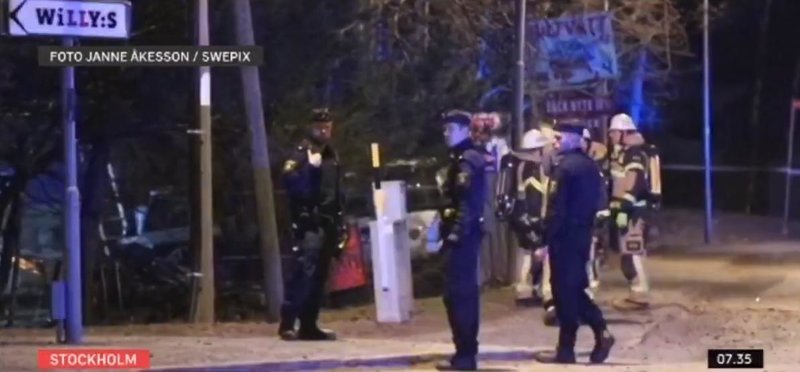 Αστυνομικοί στο σημείο της έκρηξης / Φωτογραφία: Δίκτυο SVT