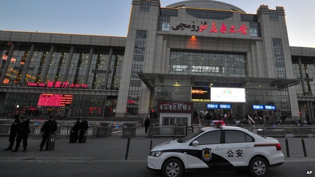 Βομβιστική επίθεση στην Κίνα -Τρεις νεκροί και δεκάδες τραυματίες από έκρηξη σε σιδηροδρομικό σταθμό [εικόνες] | iefimerida.gr 1