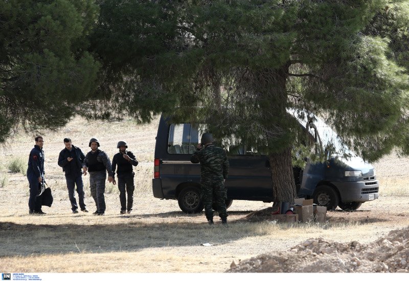 Ολοκληρώθηκε η ελεγχόμενη έκρηξη του βλήματος του Β' Παγκοσμίου Πολέμου στη Γλυφάδα [εικόνες] | iefimerida.gr 3