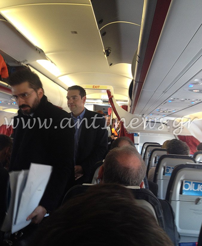 Ο Αλέξης Τσίπρας πέταξε για Βρυξέλλες στην οικονομική θέση [εικόνες] | iefimerida.gr 2