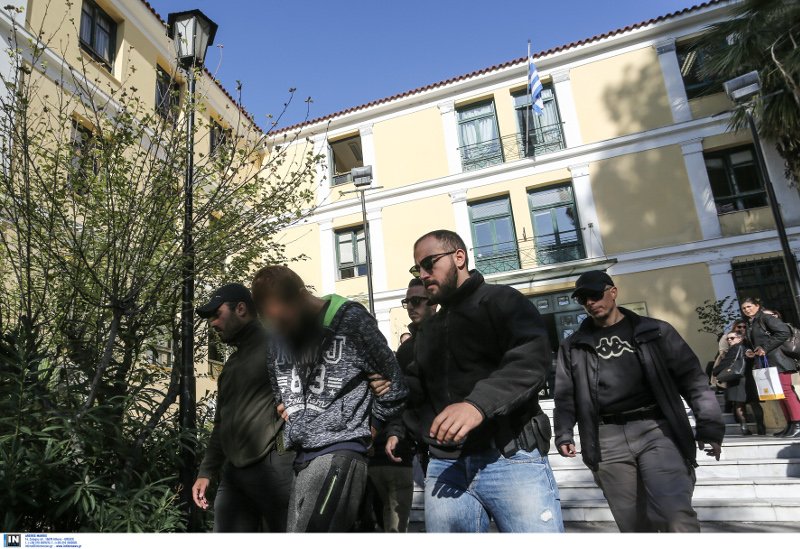 Στον εισαγγελέα ο εκτελεστής του Ζαφειρόπουλου -Οι πρώτες φωτογραφίες | iefimerida.gr 6