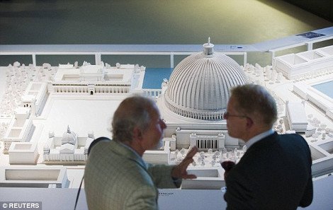 Η γιγαντιαία ναζιστική πόλη που σχεδίαζε ο Χίτλερ και θα έχτιζαν Εβραίοι σκλάβοι εργάτες -Τα οικοδομήματα μεγαθήρια που ονειρευόταν [εικόνες] | iefimerida.gr 0