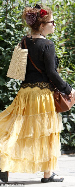 Από άλλη εποχή το στυλ της Ελενας Μπόναμ Κάρτερ [εικόνες]  | iefimerida.gr 3