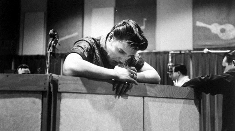 Σπάνιες φωτογραφίες του Ελβις Πρίσλεϊ σε στούντιο [εικόνες]  | iefimerida.gr 6