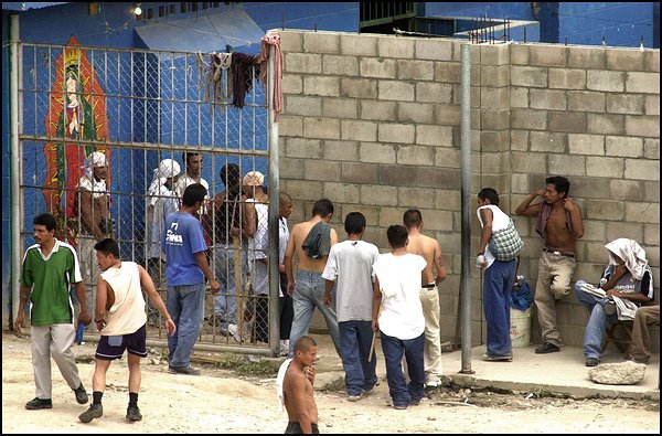 Εκεί που η ζωή δεν έχει καμία αξία: Στο Ελ Σαλβαδόρ σε τρεις μήνες έγιναν 794 δολοφονίες [εικόνες] | iefimerida.gr 0