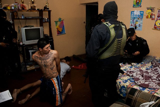 Εκεί που η ζωή δεν έχει καμία αξία: Στο Ελ Σαλβαδόρ σε τρεις μήνες έγιναν 794 δολοφονίες [εικόνες] | iefimerida.gr 1