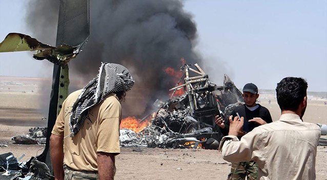 Συρία: Κατέρριψαν ρωσικό ελικόπτερο -Αντάρτες έσερναν τη σορό του πιλότου [εικόνες & βίντεο] | iefimerida.gr 2