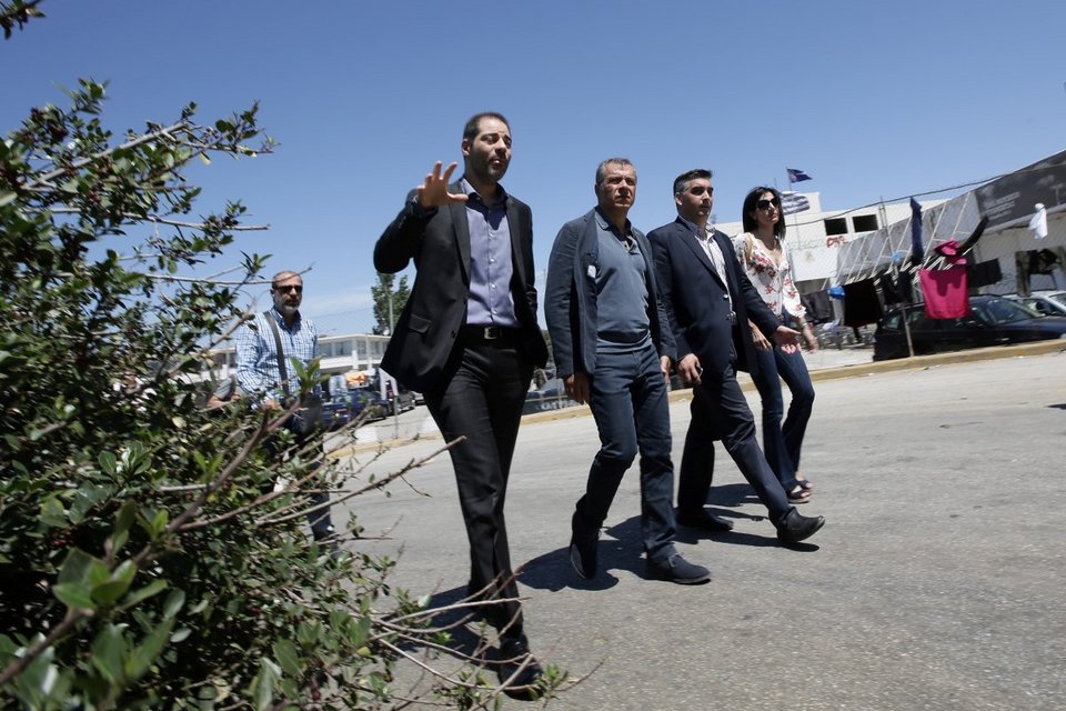 Ο Σταύρος Θεοδωράκης στο Ελληνικό, με 3 δημάρχους: Η περιοχή εδώ έχει μεταμορφωθεί σε γκέτο [εικόνες] | iefimerida.gr 5