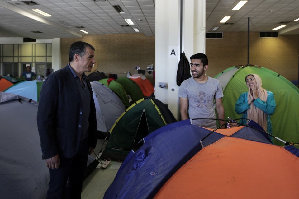 Ο Σταύρος Θεοδωράκης στο Ελληνικό, με 3 δημάρχους: Η περιοχή εδώ έχει μεταμορφωθεί σε γκέτο [εικόνες] | iefimerida.gr 4