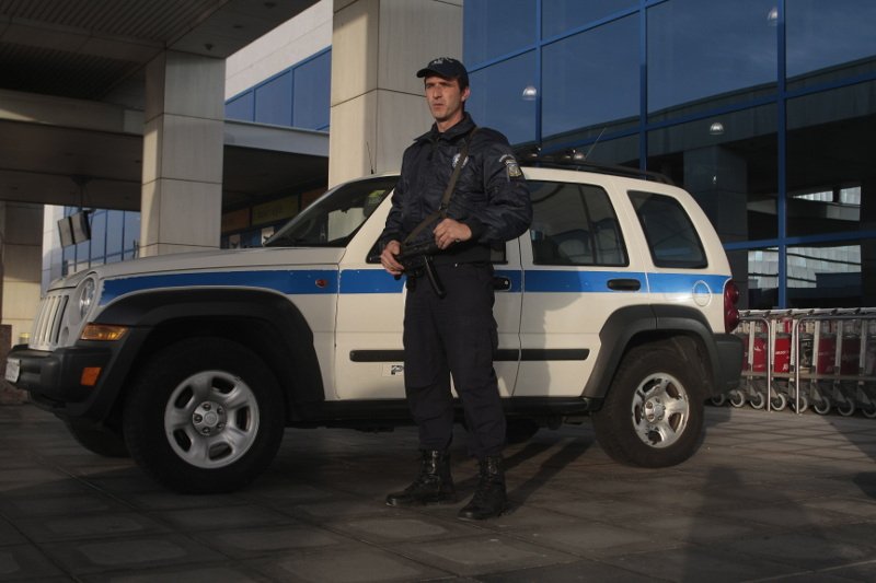 Συναγερμός στο «Ελ. Βενιζέλος» -Αυξημένα μέτρα ασφαλείας μετά το μακελειό στις Βρυξέλλες [εικόνες] | iefimerida.gr 0