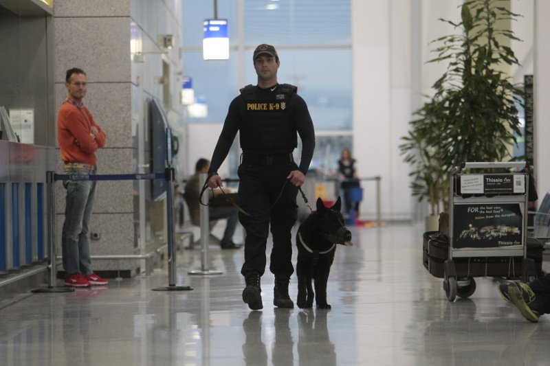 Συναγερμός στο «Ελ. Βενιζέλος» -Αυξημένα μέτρα ασφαλείας μετά το μακελειό στις Βρυξέλλες [εικόνες] | iefimerida.gr 4