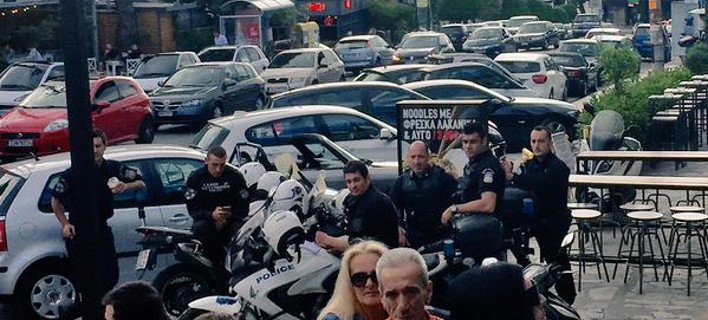 Περιπολικά και ομάδα ΔΙ.ΑΣ σε επιφυλακή γύρω από τα ΑΤΜ [εικόνες] | iefimerida.gr 5