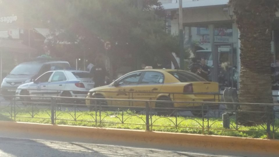 Περιπολικά και ομάδα ΔΙ.ΑΣ σε επιφυλακή γύρω από τα ΑΤΜ [εικόνες] | iefimerida.gr 1