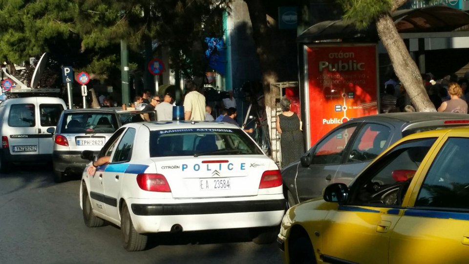 Περιπολικά και ομάδα ΔΙ.ΑΣ σε επιφυλακή γύρω από τα ΑΤΜ [εικόνες] | iefimerida.gr 2