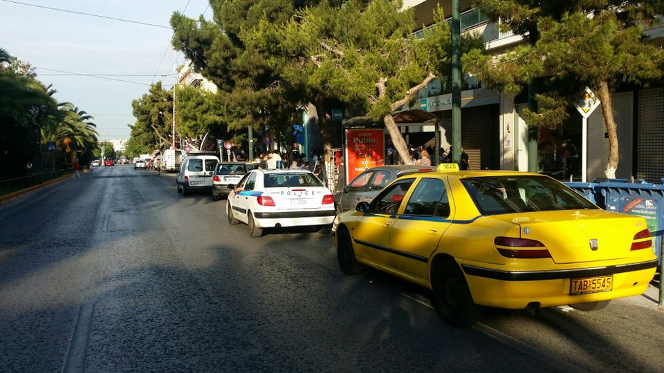 Περιπολικά και ομάδα ΔΙ.ΑΣ σε επιφυλακή γύρω από τα ΑΤΜ [εικόνες] | iefimerida.gr 3