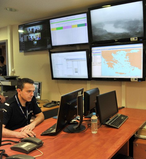 Ο Δένδιας παρουσίασε την ψηφιακή ΕΛ.ΑΣ: Tablets και σύγχρονα συστήματα στη διάθεση αστυνομικών [εικόνες&βίντεο] | iefimerida.gr 2