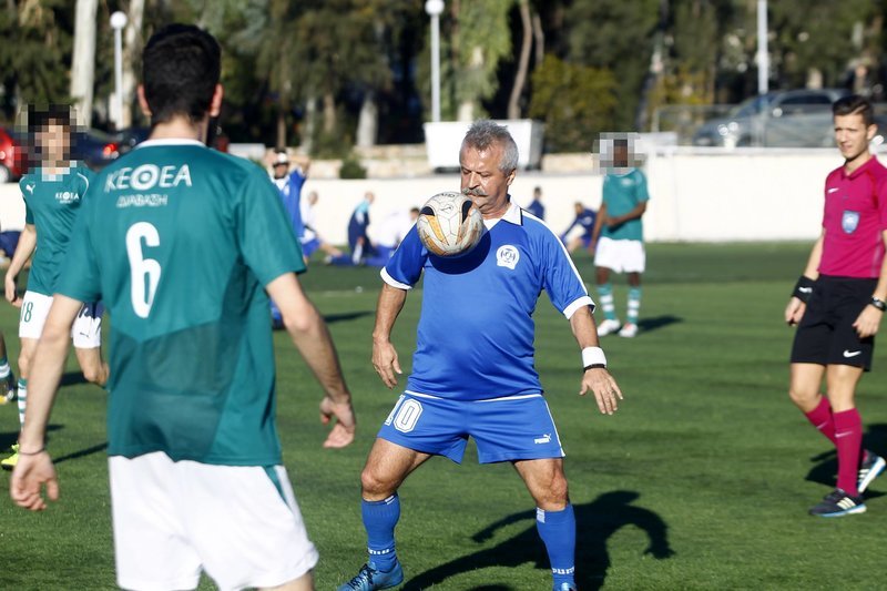 Ενας διαφορετικός ποδοσφαιρικός αγώνας: EΛ.ΑΣ. και ΚΕΘΕΑ έπαιξαν μπάλα [εικόνες] | iefimerida.gr 2