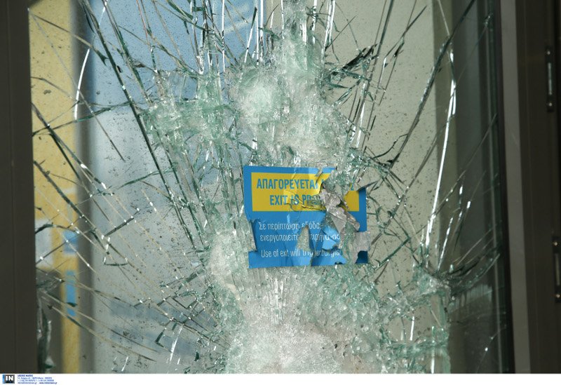 Γκαζάκια σε υποκατάστημα των ΕΛΤΑ στην Αλεξάνδρας [εικόνες] | iefimerida.gr 2