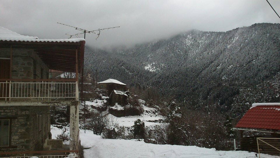 H ελληνική Ελβετία: Ορεινή Ναυπακτία χιονισμένη [φωτό] | iefimerida.gr 4