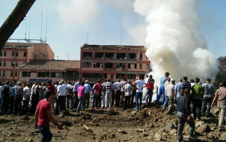 Τουρκία: Νέα έκρηξη σε αστυνομικό τμήμα -6 νεκροί, 146 τραυματίες [εικόνες & βίντεο] | iefimerida.gr 2