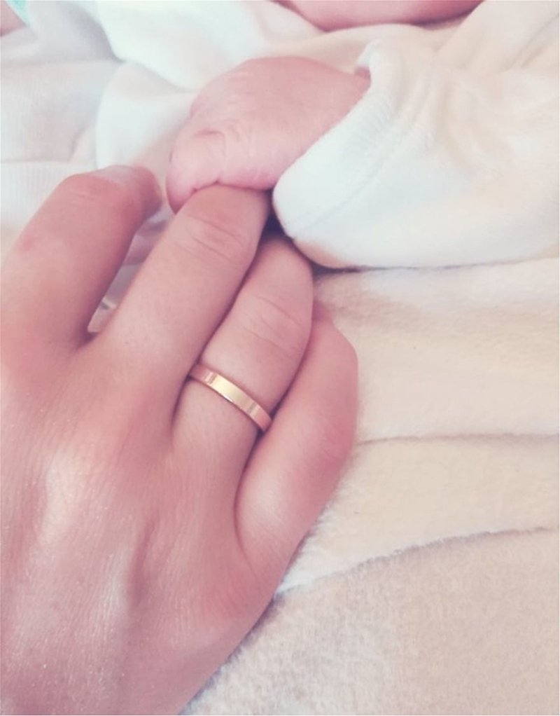 Γέννησε η τραγουδίστρια Ελεάνα Παπαϊωάννου [εικόνα] | iefimerida.gr 0