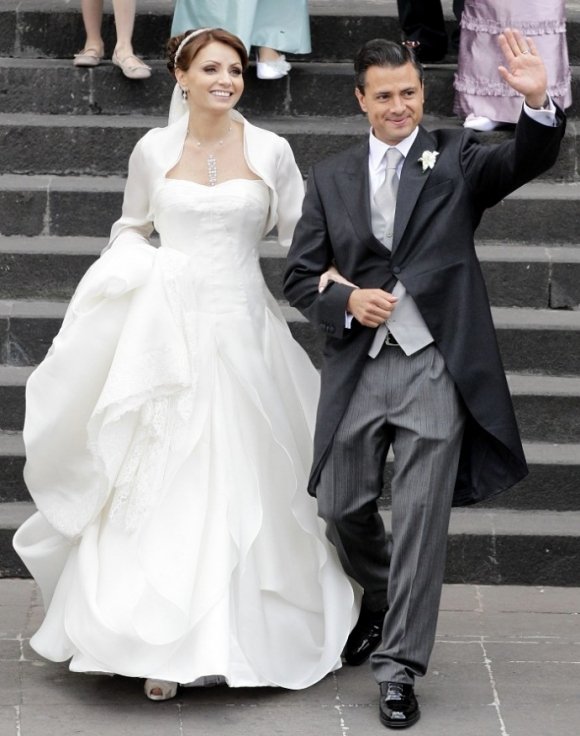 Σάλος στο Μεξικό -Ακυρος ο γάμος του Προέδρου της χώρας με την τηλεστάρ; [εικόνες] | iefimerida.gr 2