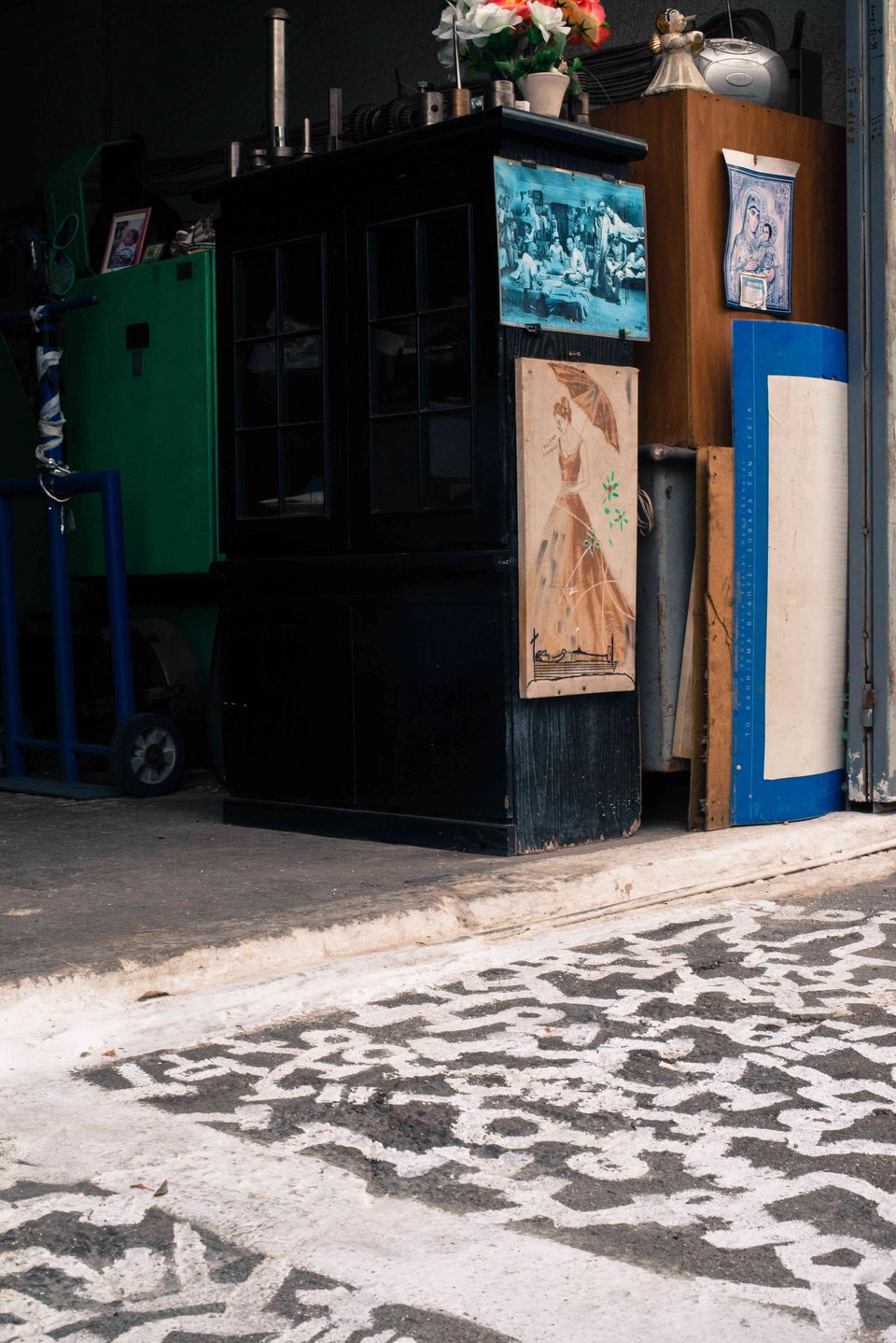 Διαδραστική έκθεση στην Ελευσίνα -Οι κάτοικοι προσφέρουν από μία γλάστρα για την κοινή αυλή [εικόνες] | iefimerida.gr 1