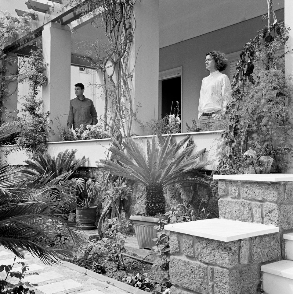 Φωτογραφίζοντας την ελληνική οικογένεια στο Μπενάκη [εικόνες] | iefimerida.gr 0