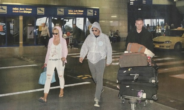 Στην Αμερική έκανε Πάσχα η Ελένη Μενεγάκη -Μαυρισμένη, κρυβόταν από το φακό [εικόνες] | iefimerida.gr 0