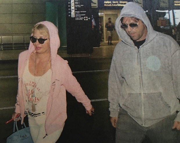 Στην Αμερική έκανε Πάσχα η Ελένη Μενεγάκη -Μαυρισμένη, κρυβόταν από το φακό [εικόνες] | iefimerida.gr 1