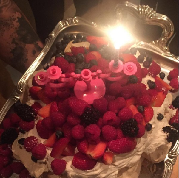 Τρισευτυχισμένοι στην πρώτη τους επέτειο Μενεγάκη-Παντζόπουλος [εικόνες] | iefimerida.gr 1