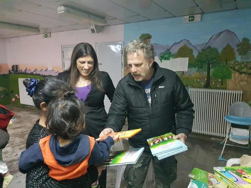 Στις γυναικείες φυλακές η Κωνσταντοπούλου -Με τον Πασχάλη Τσαρούχα [εικόνες] | iefimerida.gr 1