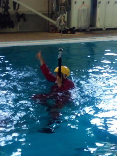 Eτσι εγκαταλείπουν τα βυθιζόμενα ελικόπτερα τα στελέχη των Ενόπλων Δυνάμεων [εικόνες] | iefimerida.gr 4