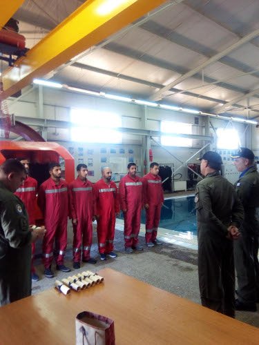 Eτσι εγκαταλείπουν τα βυθιζόμενα ελικόπτερα τα στελέχη των Ενόπλων Δυνάμεων [εικόνες] | iefimerida.gr 5