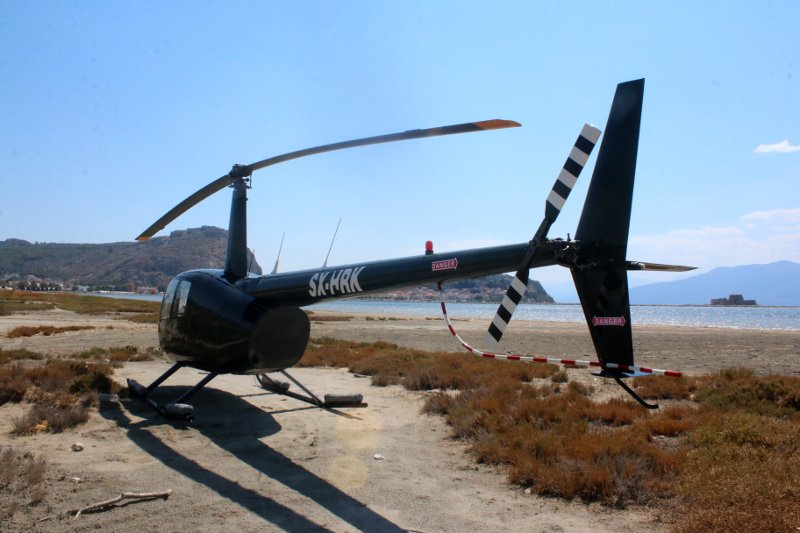 Ελικόπτερο προσγειώθηκε στην παραλιακή Ναυπλίου-Νέας Κίου- Αφωνοι οι περαστικοί [εικόνες] | iefimerida.gr 3