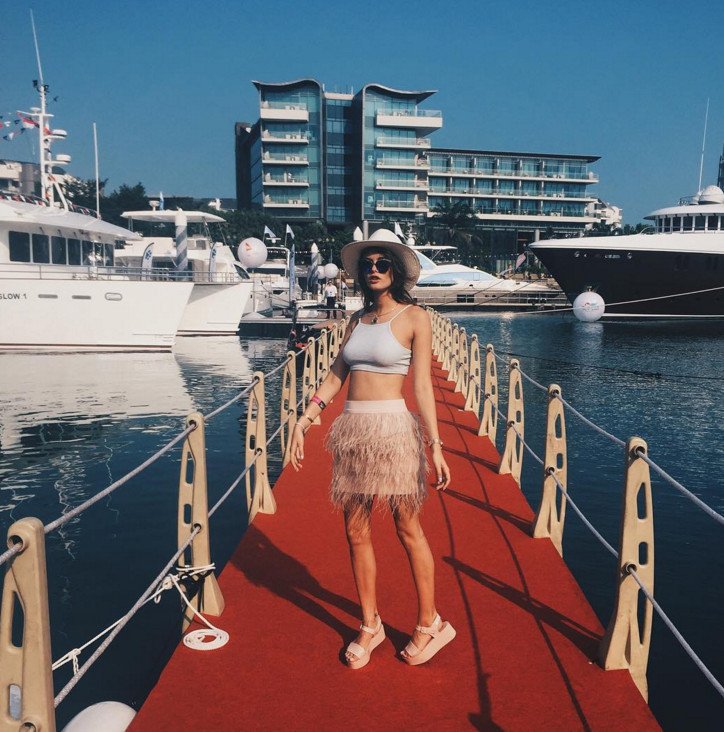 55χρονος Ρώσος ολιγάρχης παντρεύτηκε 17χρονη -Είχαν σχέση από τα 14 της [εικόνες] | iefimerida.gr 9