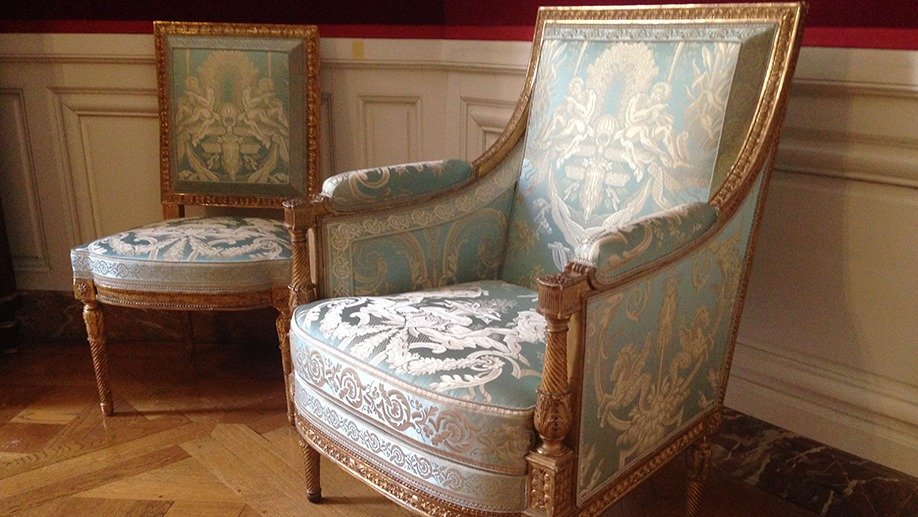 Γαλλία: Διάσημοι αντικέρ πουλάνε ψεύτικα έπιπλα ακόμη και στις Βερσαλλίες! [εικόνες] | iefimerida.gr 3