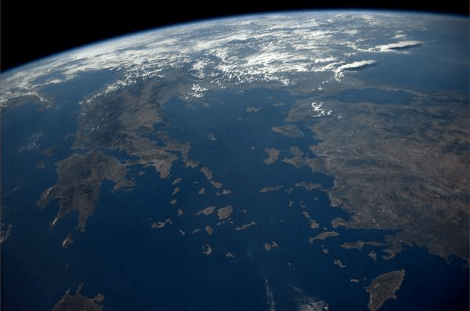 Απίθανες φωτογραφίες της Ελλάδας από το Διεθνή Διαστημικό Σταθμό -Νησίδες γης που «επιπλέουν» στη Μεσόγειο [εικόνες] | iefimerida.gr 2