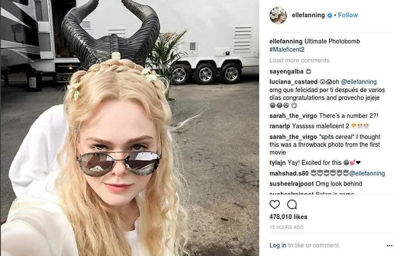 Η Αντζελίνα Τζολί, όπως δεν την έχετε ξαναδεί -Κάνει photobomb σε selfie [εικόνες] | iefimerida.gr 0