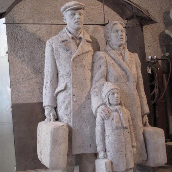 Επιβλητικό μπρούτζινο γλυπτό «Του Ελληνα μετανάστη» θα στηθεί στο κέντρο του Μόντρεαλ [εικόνα]  | iefimerida.gr 0