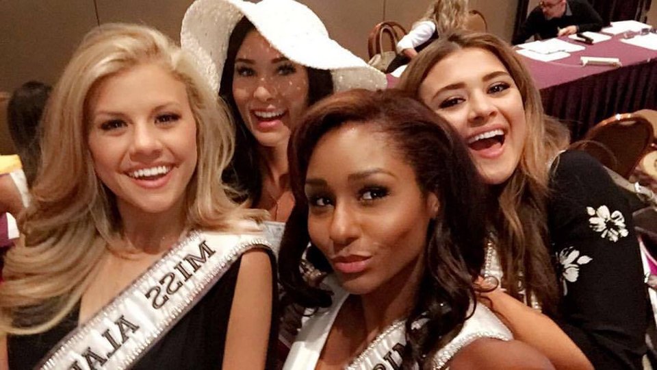 Η Ελληνίδα που διεκδικεί τον τίτλο της Μις ΗΠA -Χωρίς ακοή στη μάχη για το στέμμα [εικόνες] | iefimerida.gr 5